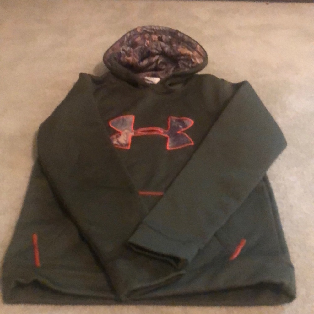 Under armour pullover